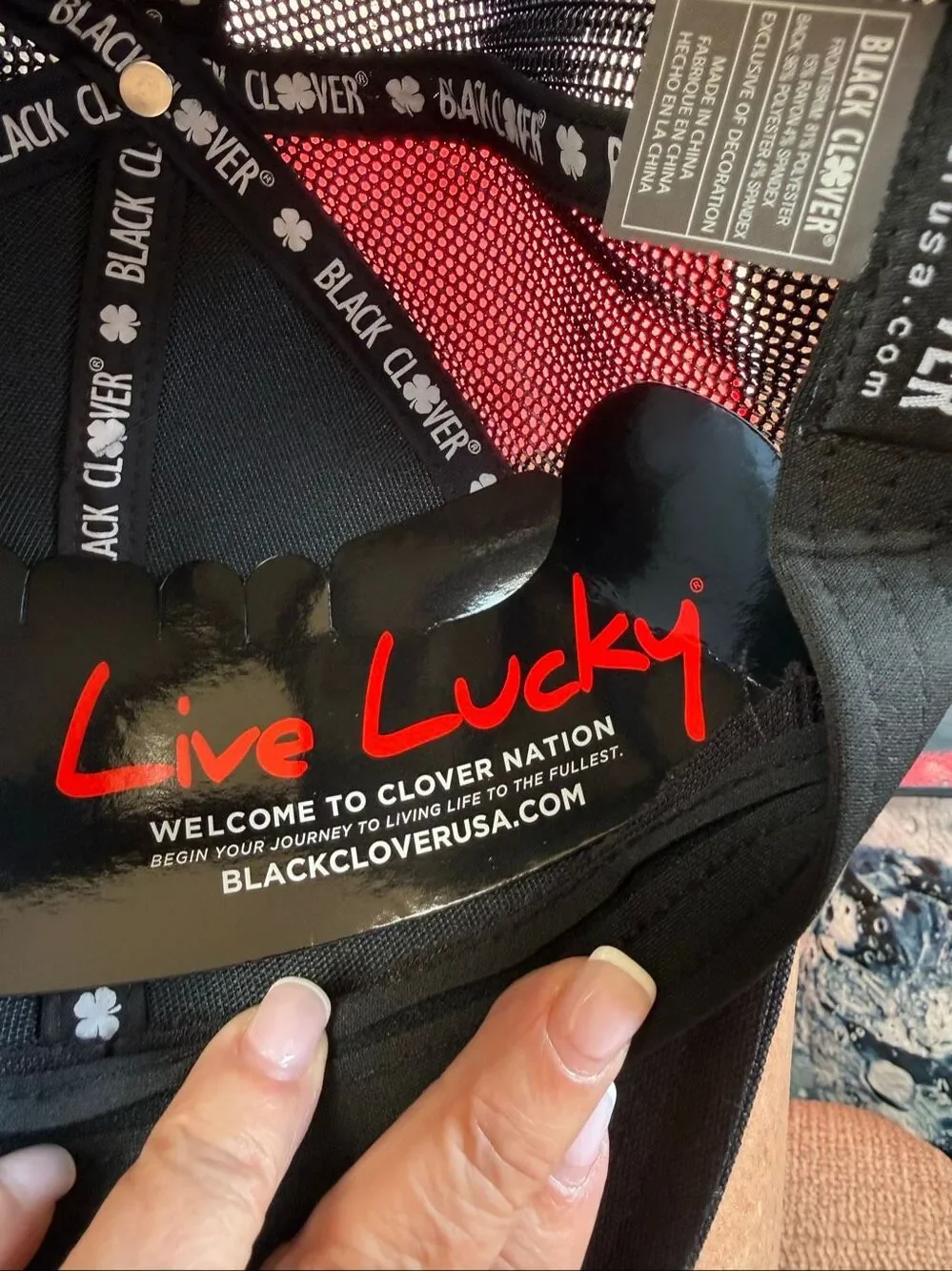 Black Clover “Kiss Me, I’m Lucky” Trucker Hat Black Mesh Snapback NWT